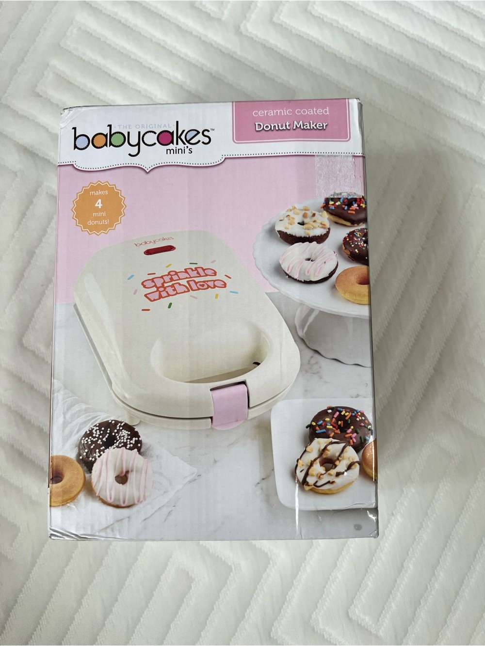 Mini Ceramic Donut Maker in Cream with Pink Accents